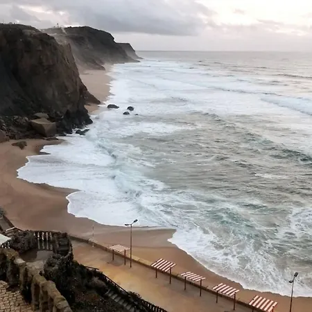 Beachy 2bdrm In W/ Stunning Ocean View!